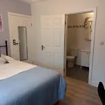 Oda ve Kahvaltı And Away 3*