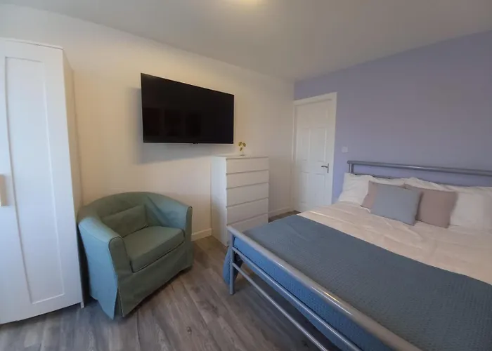 And Away Отель типа 