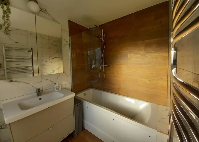 And Away Отель типа 