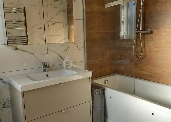 And Away Отель типа 