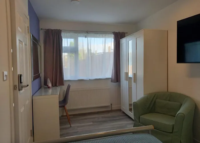 And Away Отель типа 