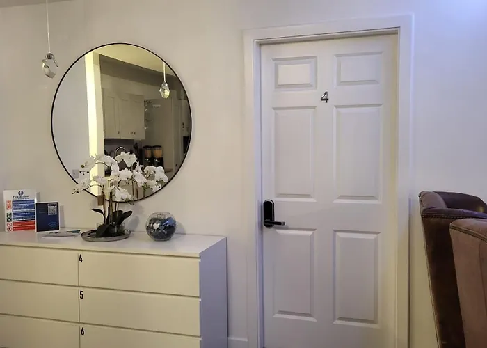 And Away Отель типа 