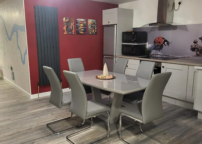 And Away Отель типа 