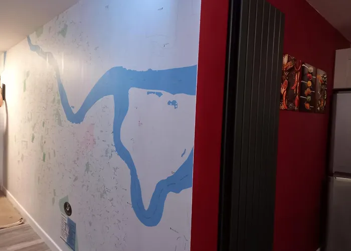 And Away Отель типа 