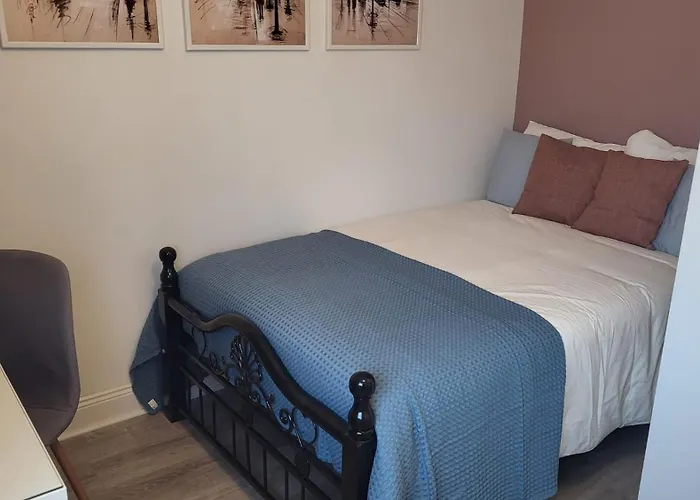 And Away Отель типа 