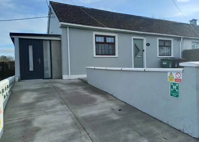 And Away 3* Вотафорд