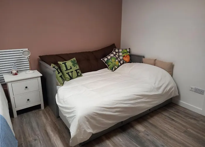 And Away 3* Вотафорд